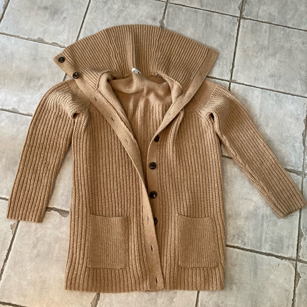 Warm, beautiful tan/ camel colored GAP cardigan. Excellent condition! Very warm.
